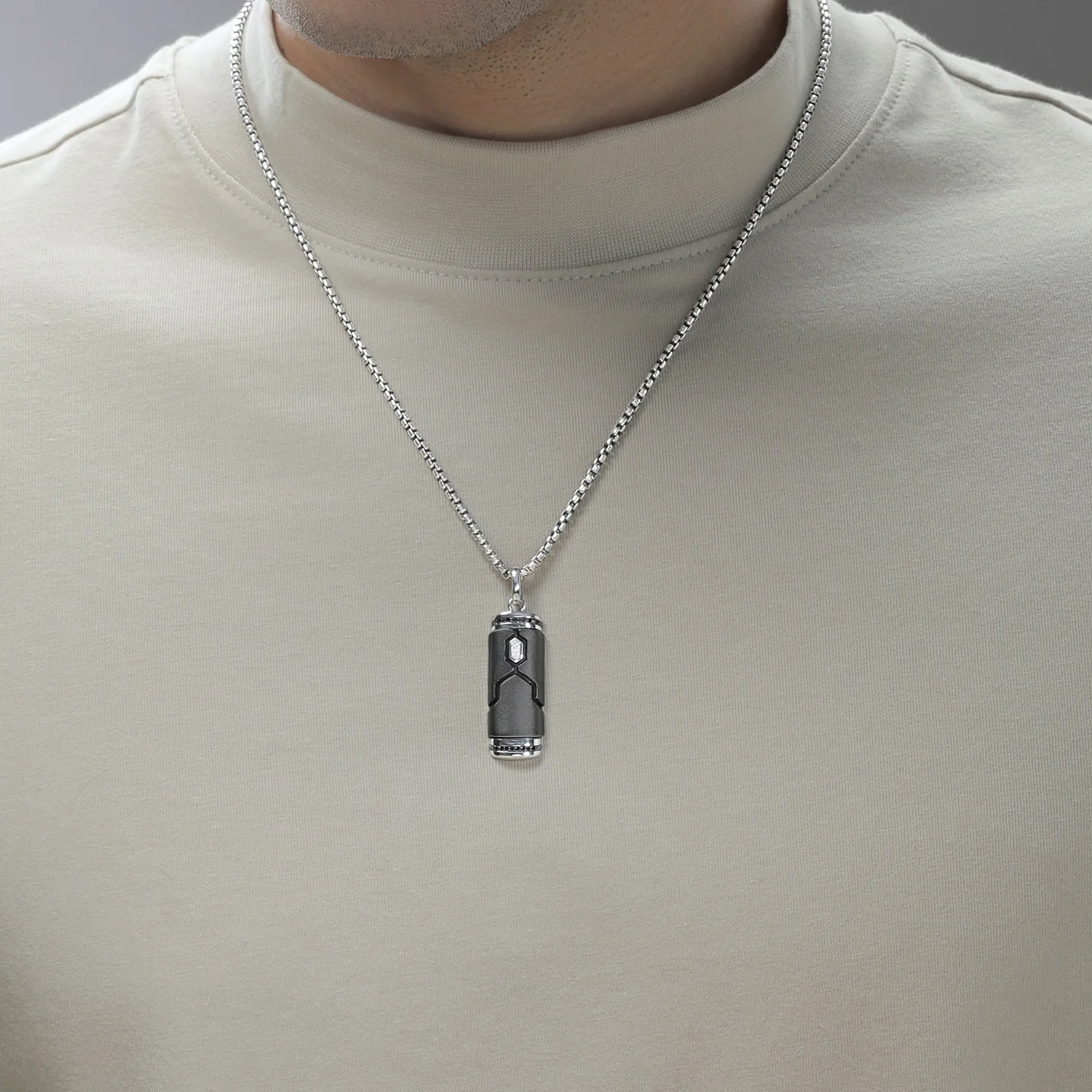 BOBA FETT™ MEN'S PENDANT 1/5 CT.TW. Black and White Diamonds, Sterling Silver with Black Rhodium - Image 2