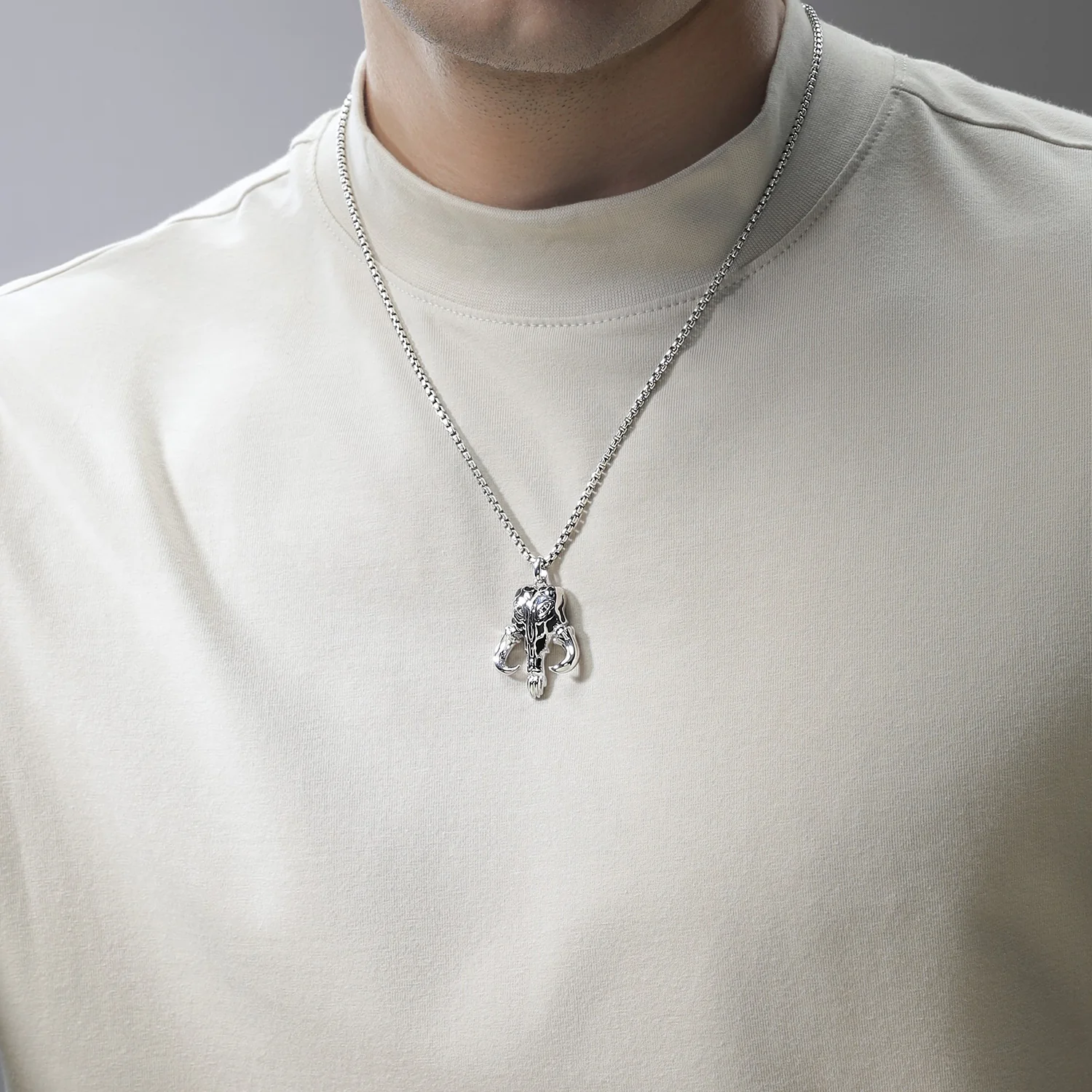 MANDALORIAN MYTHOSAUR™ STERLING SILVER PENDANT with Accent Black Diamonds - Image 2