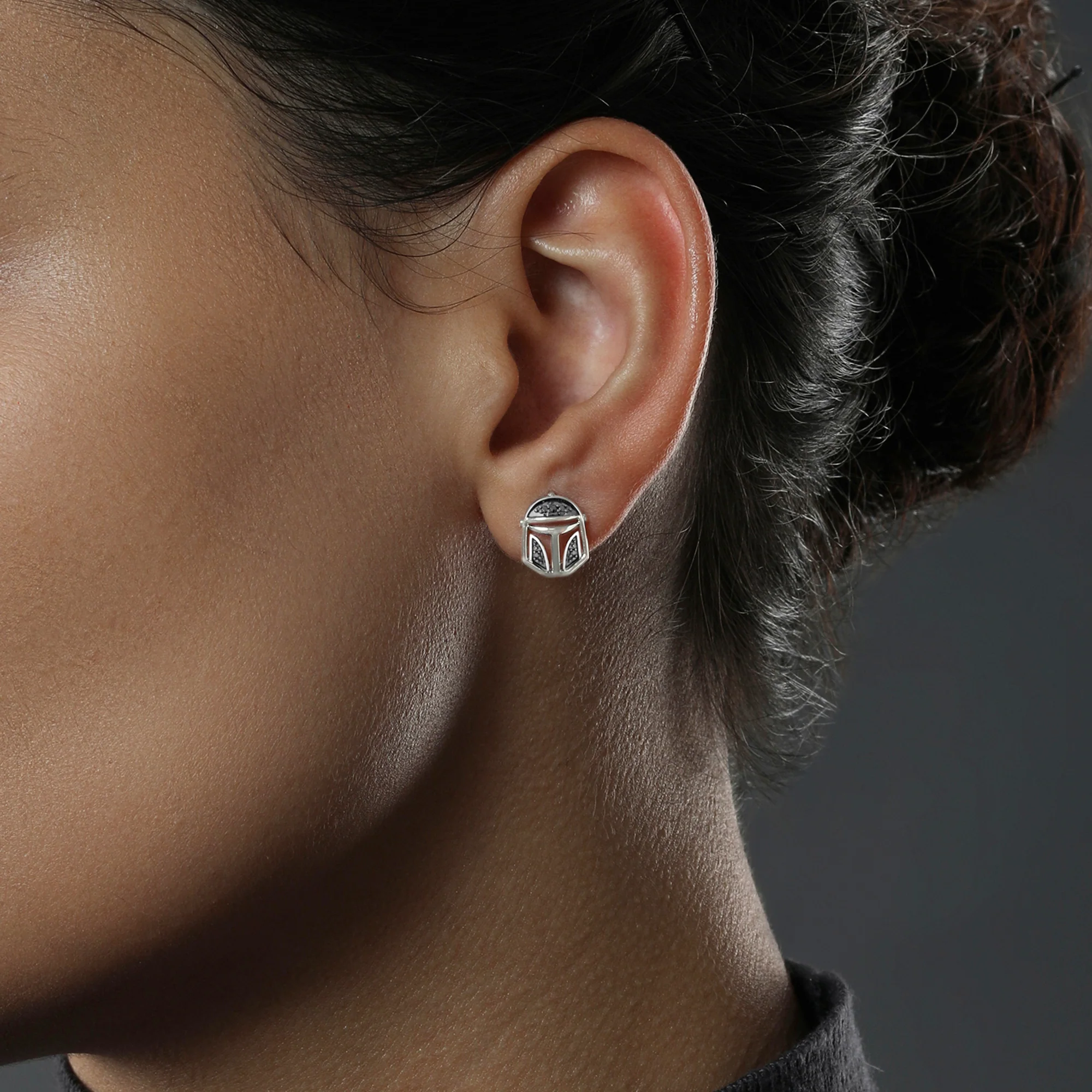 THE MANDALORIAN™ HELMET NECKLACE AND EARRING SET in Sterling Silver and Black Rhodium with 1/10 CT.TW. Black Diamonds - Image 3