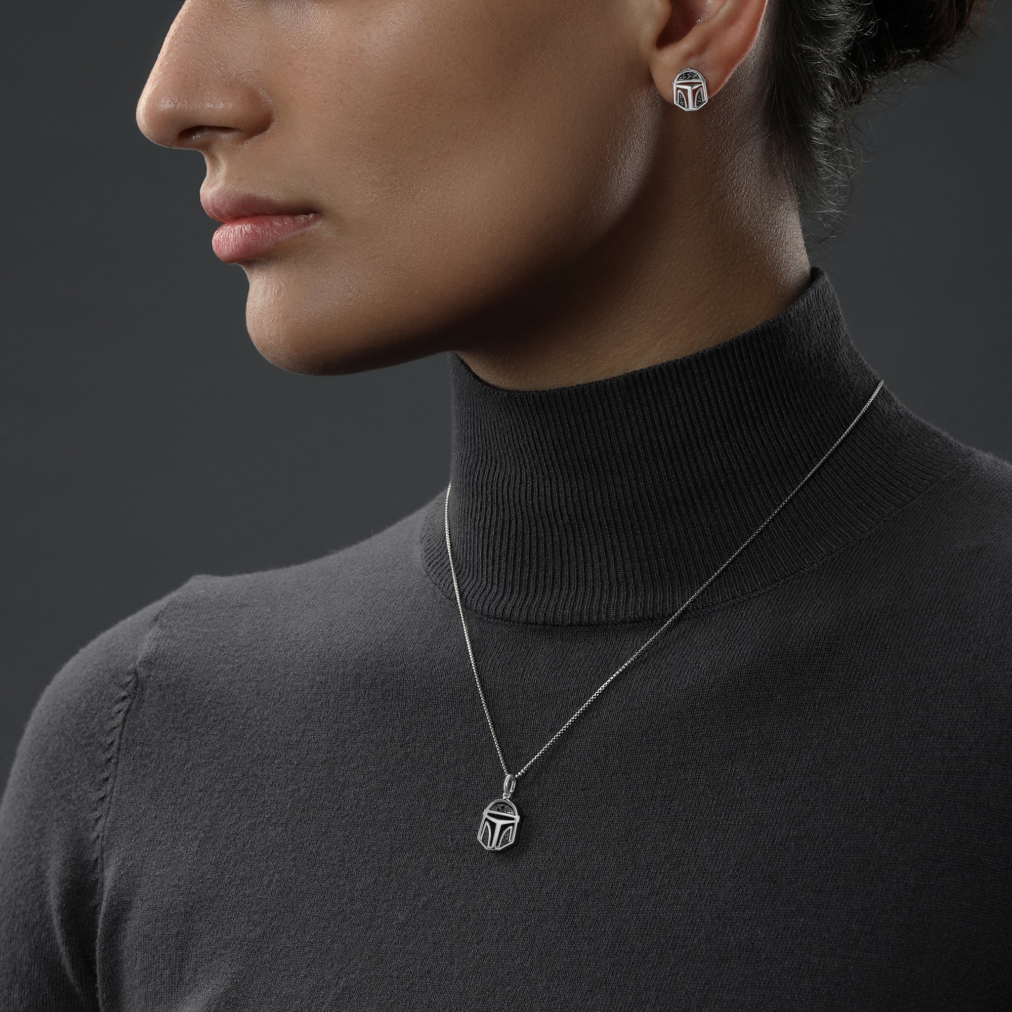 THE MANDALORIAN™ HELMET NECKLACE AND EARRING SET in Sterling Silver and Black Rhodium with 1/10 CT.TW. Black Diamonds - Image 4