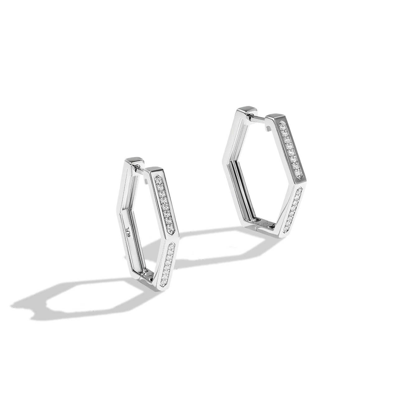THE TIE FIGHTER WOMEN'S HOOP EARRINGS 1/3 CT.TW. Diamonds, Sterling Silver