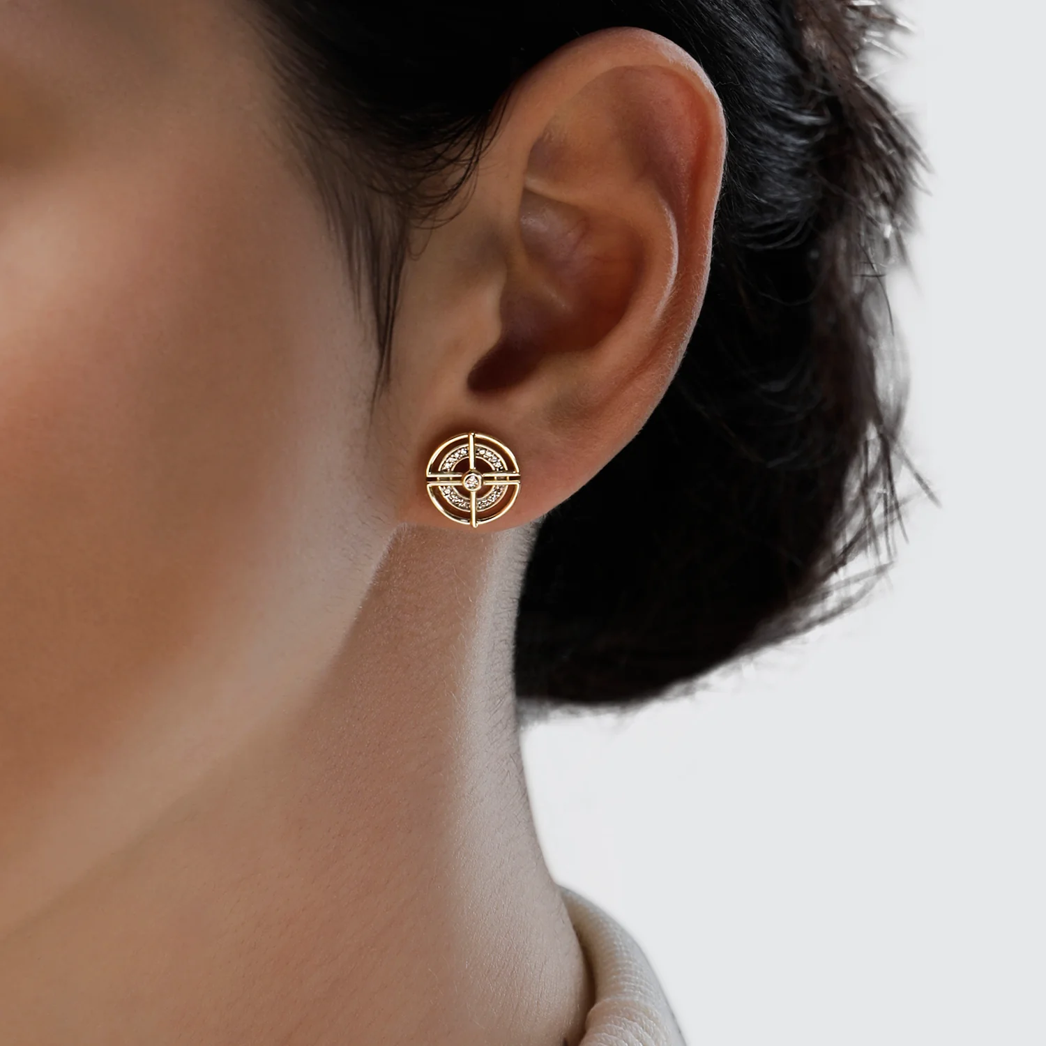 THREEPIO SERIES WOMEN'S STUDS 1/10 CT.TW. White Diamonds 10K Yellow Gold - Image 2